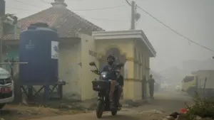 Tanggap Darurat 1–14 Juli, Kebakaran TPA Jatiwaringin Masih Menyisakan Asap dan 232 Pengungsi