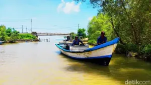Nelayan Pandeglang Tetap Melaut Meski Anak Krakatau Naik Status Siaga III