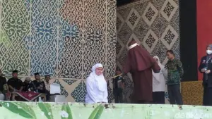 Sejoli di Banda Aceh Dicambuk 21 Kali Setelah Bercumbu Saat Siaran Langsung TikTok