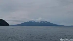 Badan Geologi Naikkan Status Anak Krakatau Jadi Level III Siaga