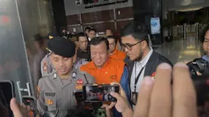 Dua Bupati Kuansing Terjaring OTT: Pengganti Ikut Tersangka Kasus Suap Mobil
